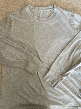 Old Navy Men's Long-Sleeve Crewneck Tee | Large